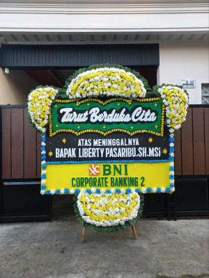 Papan Bunga Duka di Woloan Tiga
