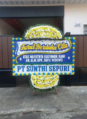 Papan Bunga Duka di Woloan Tiga